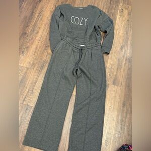 Rae Dunn Charcoal Lounge Set, size Medium.